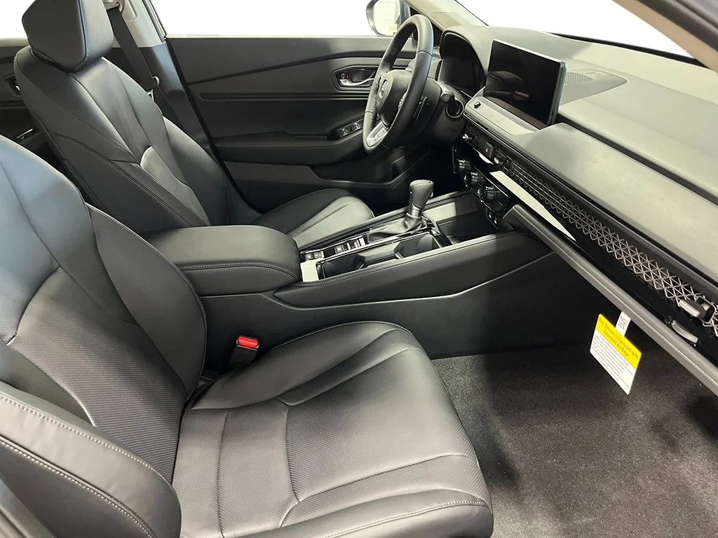 New 2026 Urban Gray Pearl Honda Touring image 26