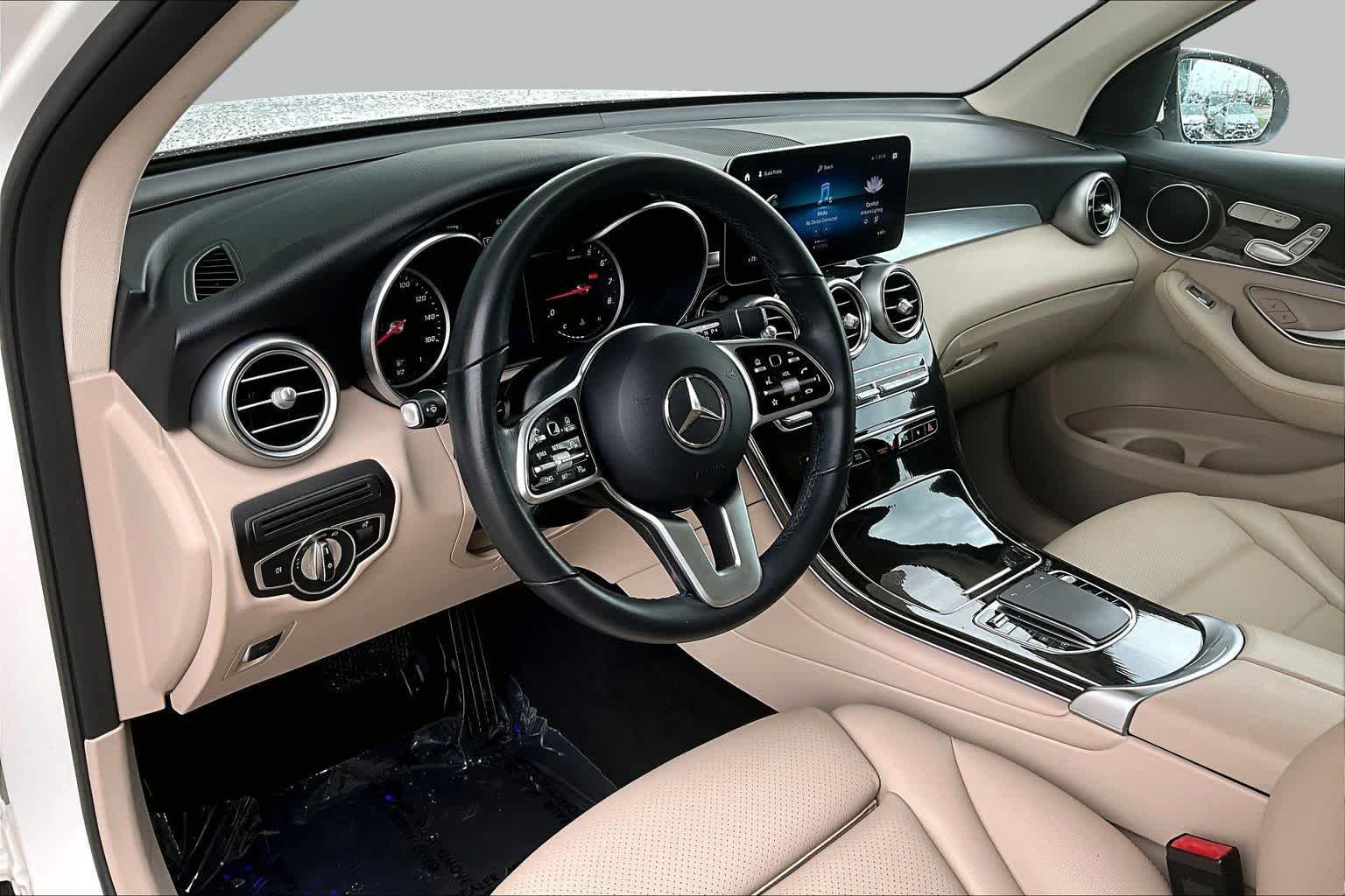Used 2022 Polar White Mercedes-Benz GLC 300 image 16
