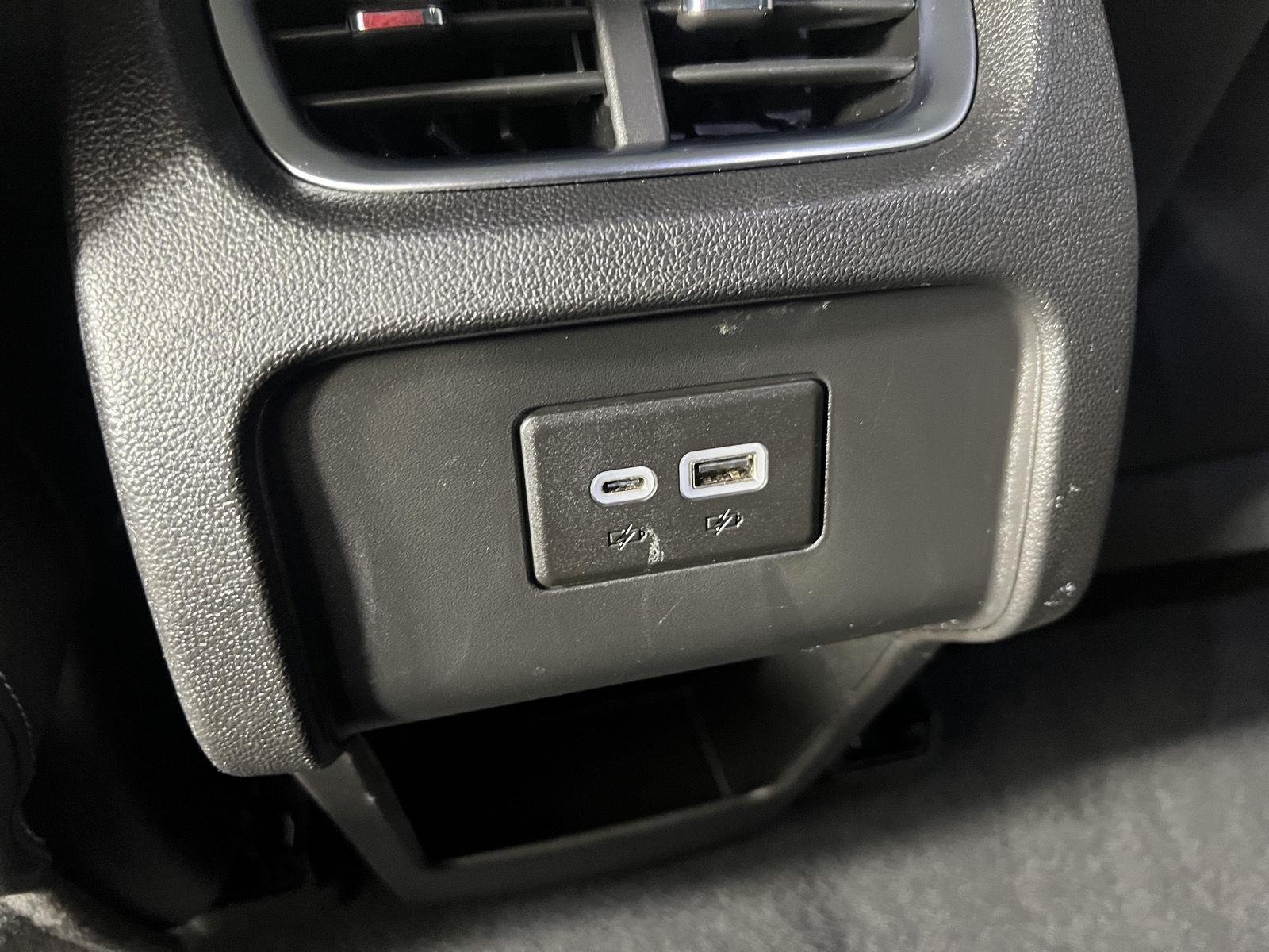 Used 2024 Summit White Chevrolet LT image 14