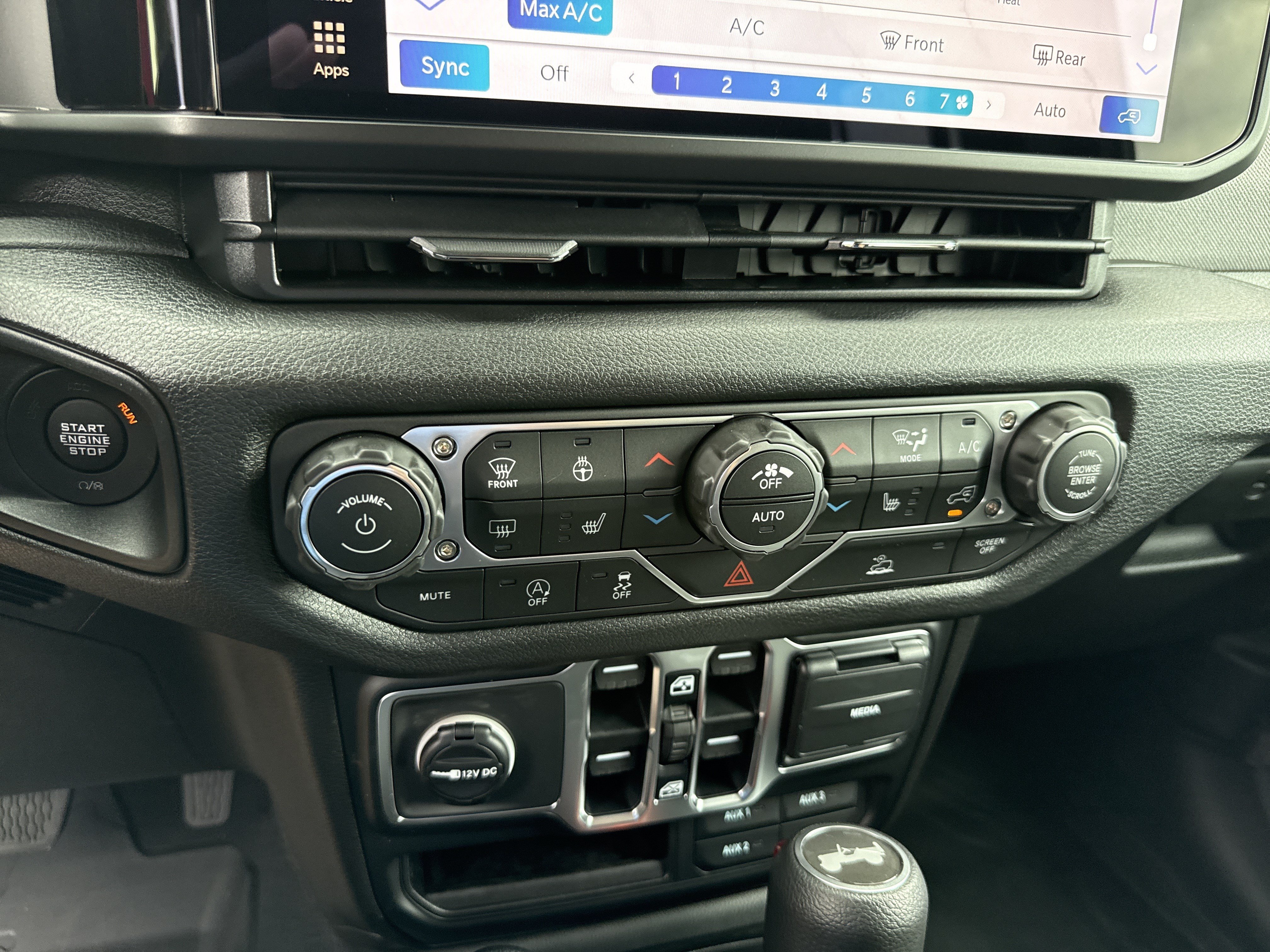 New 2026 Tuscadero Pearlcoat Jeep Sport S image 30