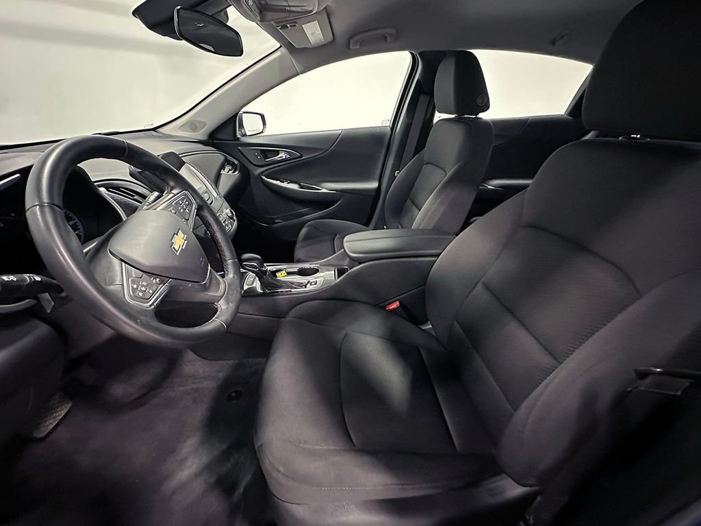 Used 2023 Blue Chevrolet LT image 3
