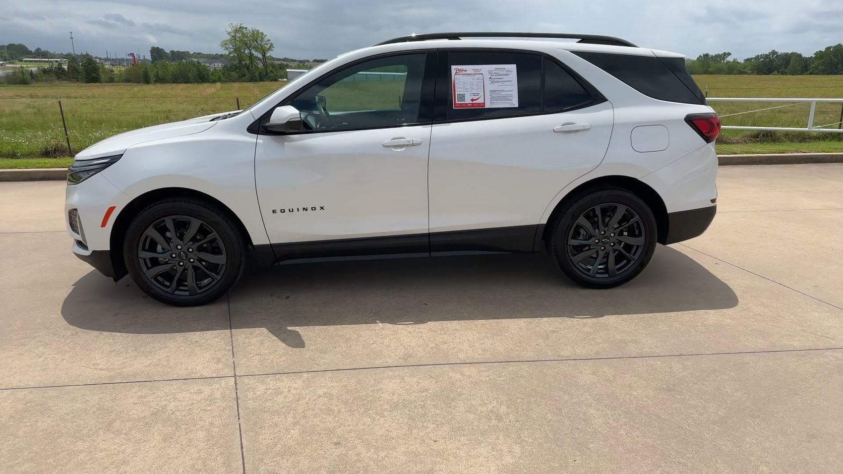 Used 2022 Iridescent Pearl Tricoat Chevrolet RS image 6