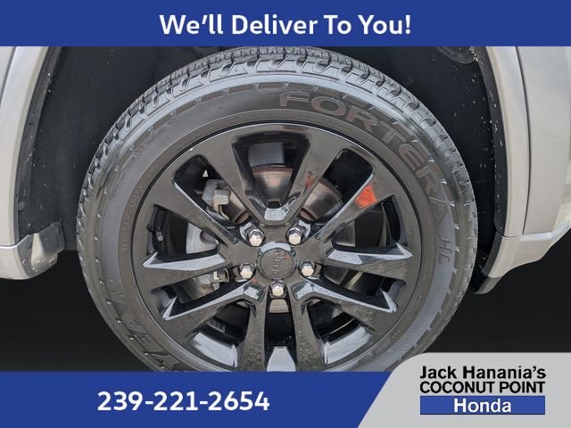 Used 2020 Silver Jeep Altitude image 11