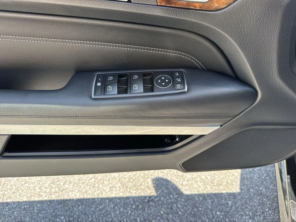 Used 2016 Obsidian Black Metallic Mercedes-Benz E 400 image 39