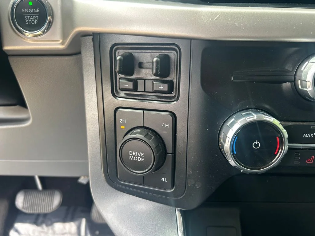 Used 2022 Silver Ford XLT image 17