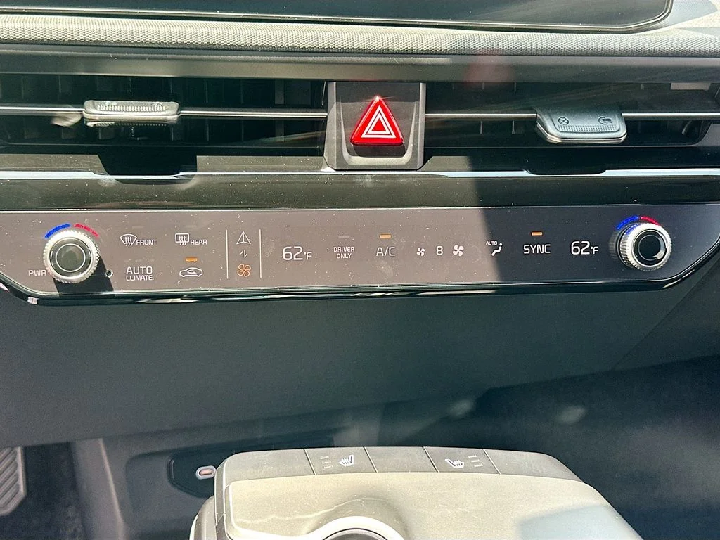 New 2026 Wolf Gray Kia LIGHT image 16