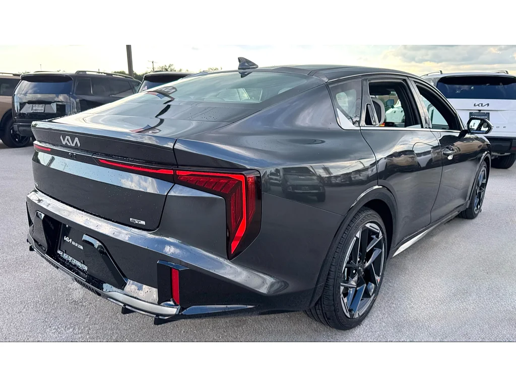 New 2026 Gry Kia GT-Line image 4