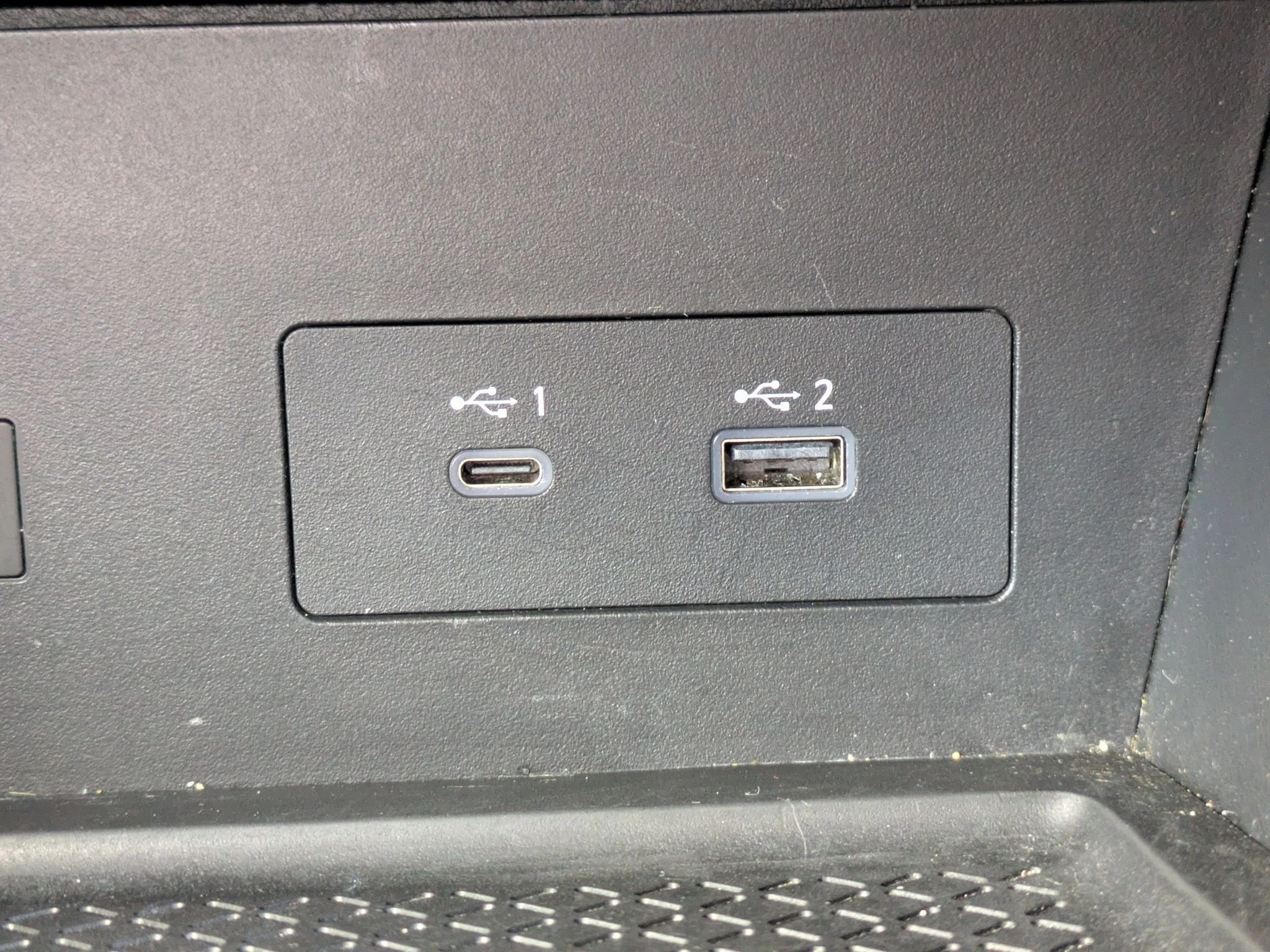 Used 2022 Solid Gray/Super Black Nissan Platinum image 23