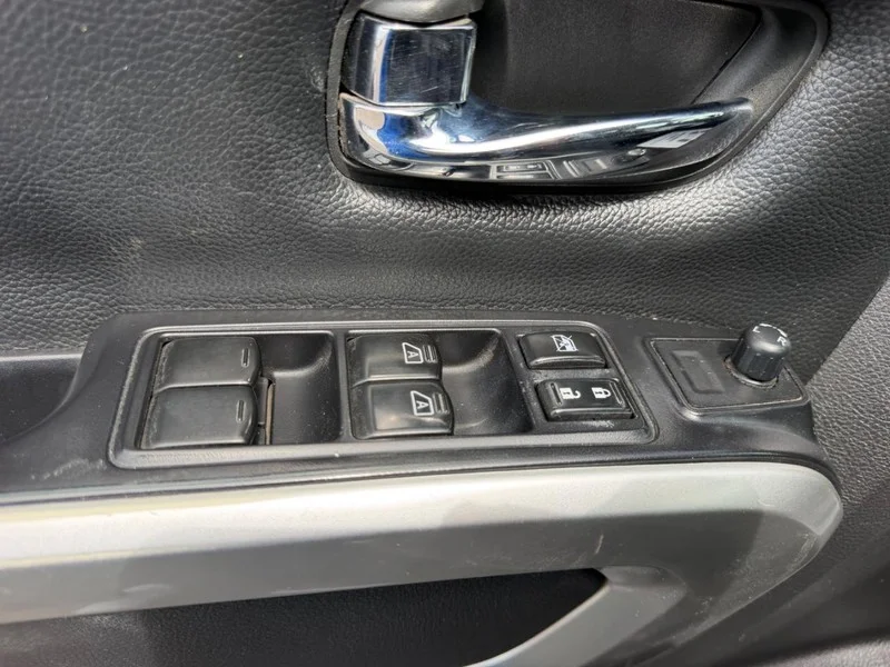Used 2017 Magnetic Black Nissan SL image 17