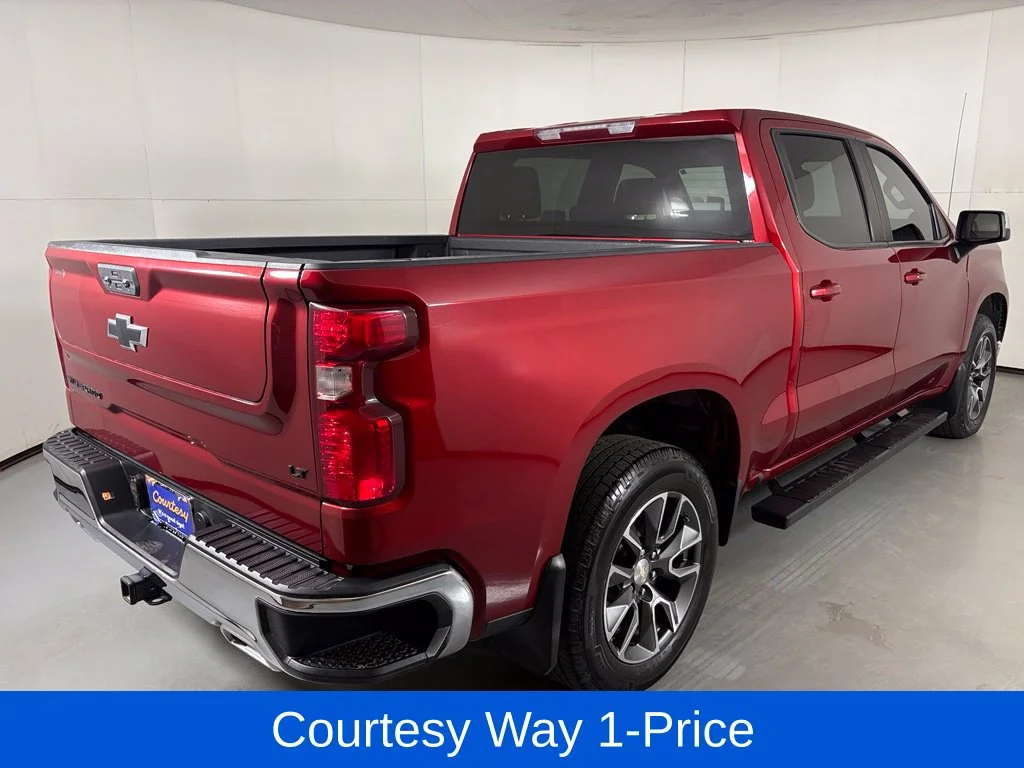 Used 2022 Red Chevrolet LT image 11