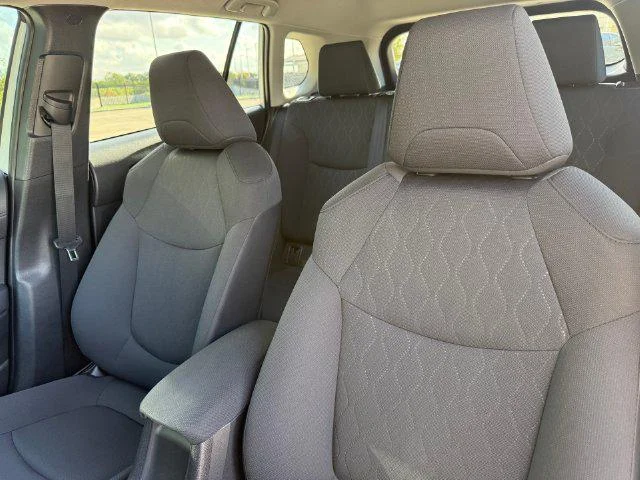 Certified Used 2026 PLATINUM WHITE PEARL MC. Toyota LE image 40