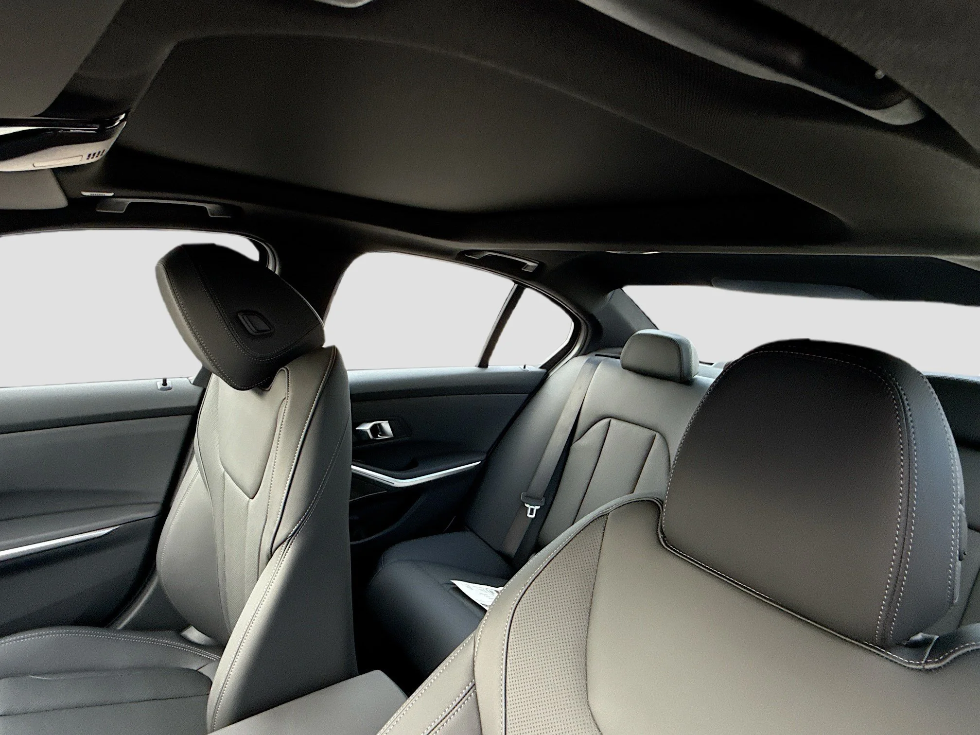 New 2026 Black Sapphire Metallic BMW 330i image 27