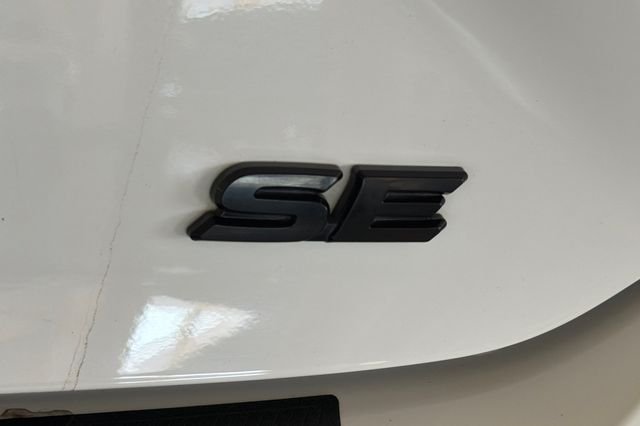 Used 2025 Ice Cap Toyota SE image 36
