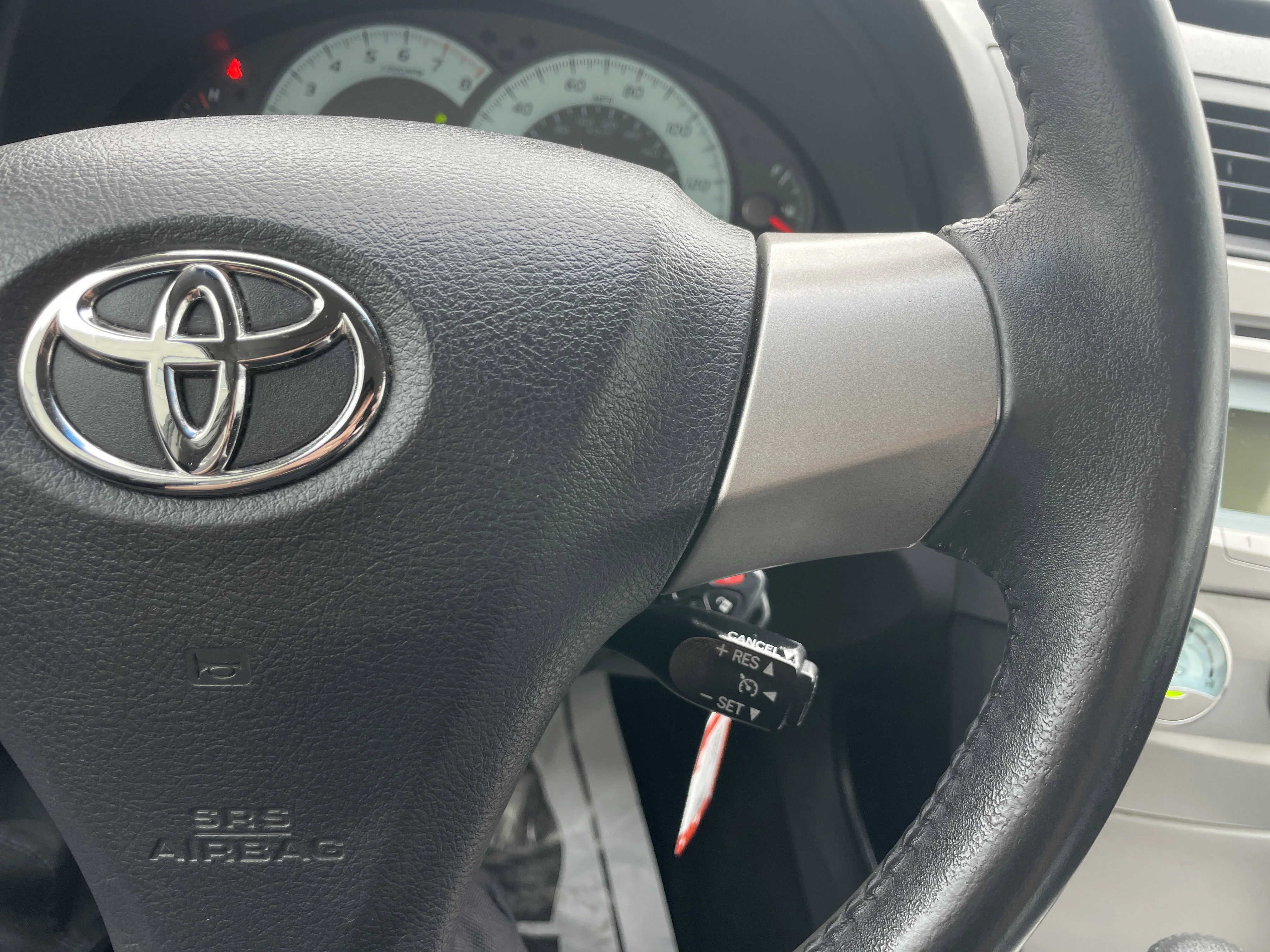 Used 2007 Aloe Green Metallic Toyota SE image 19