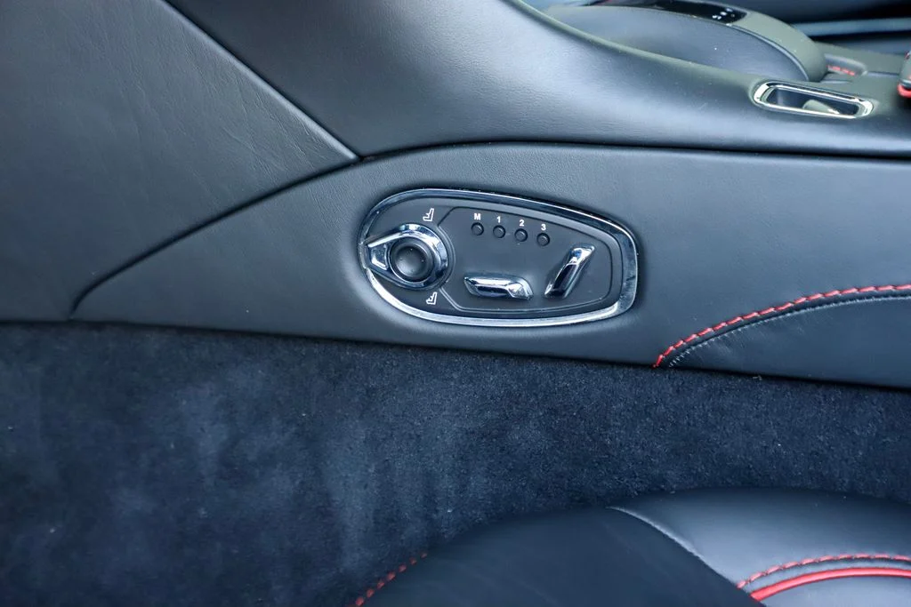 2019 Aston Martin DBS Superleggera Base - Photo 26