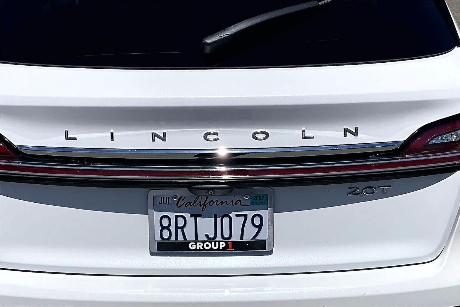 Used 2020 Pristine White Lincoln Standard image 29