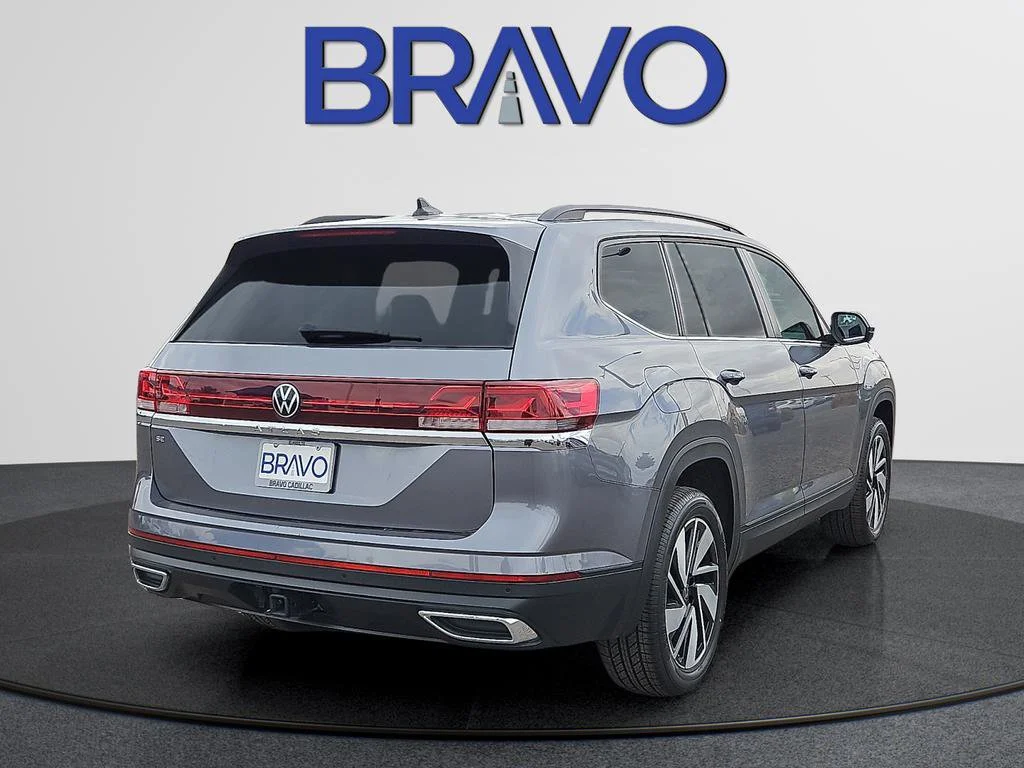 Used 2025 White Volkswagen 2.0T SE w/Technology image 4