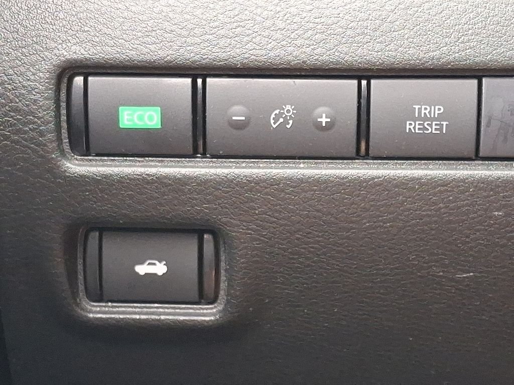 Used 2023  Nissan SV image 24