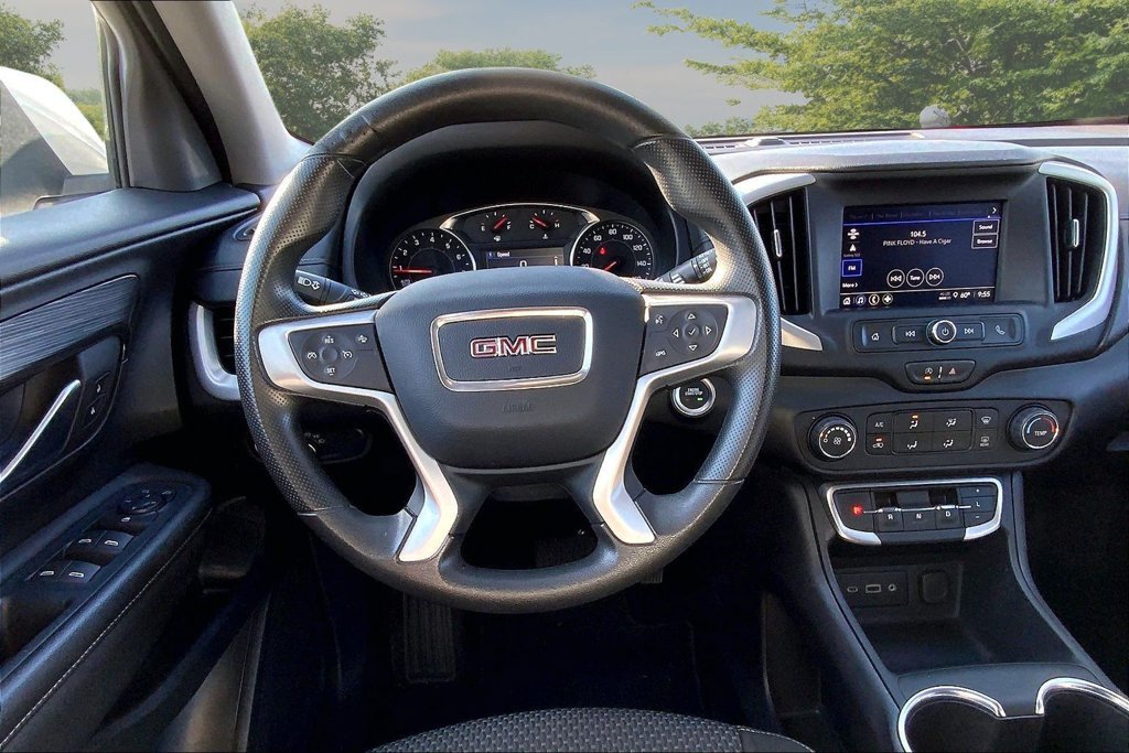 Used 2024 White GMC SLE image 8