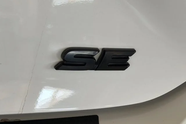 Used 2025 Ice Cap Toyota SE image 36