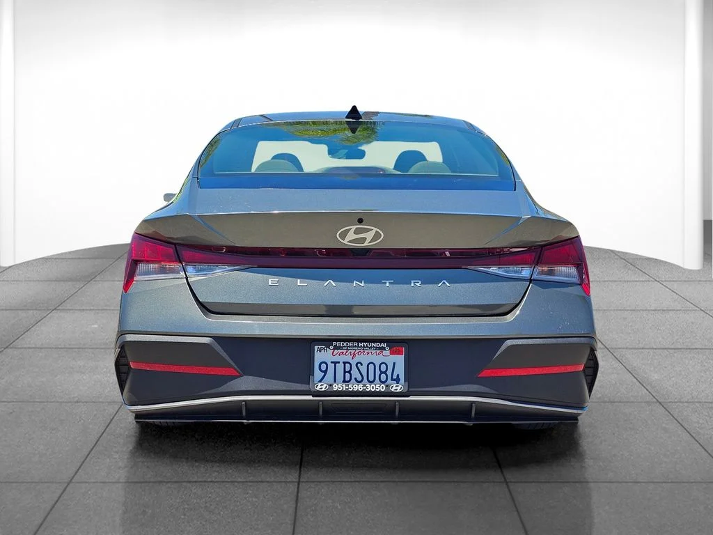 Used 2025 Gray Hyundai SE image 4