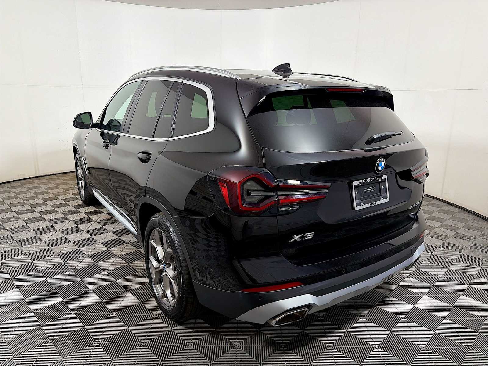 Certified Used 2024 Jet Black BMW xDrive30i image 5