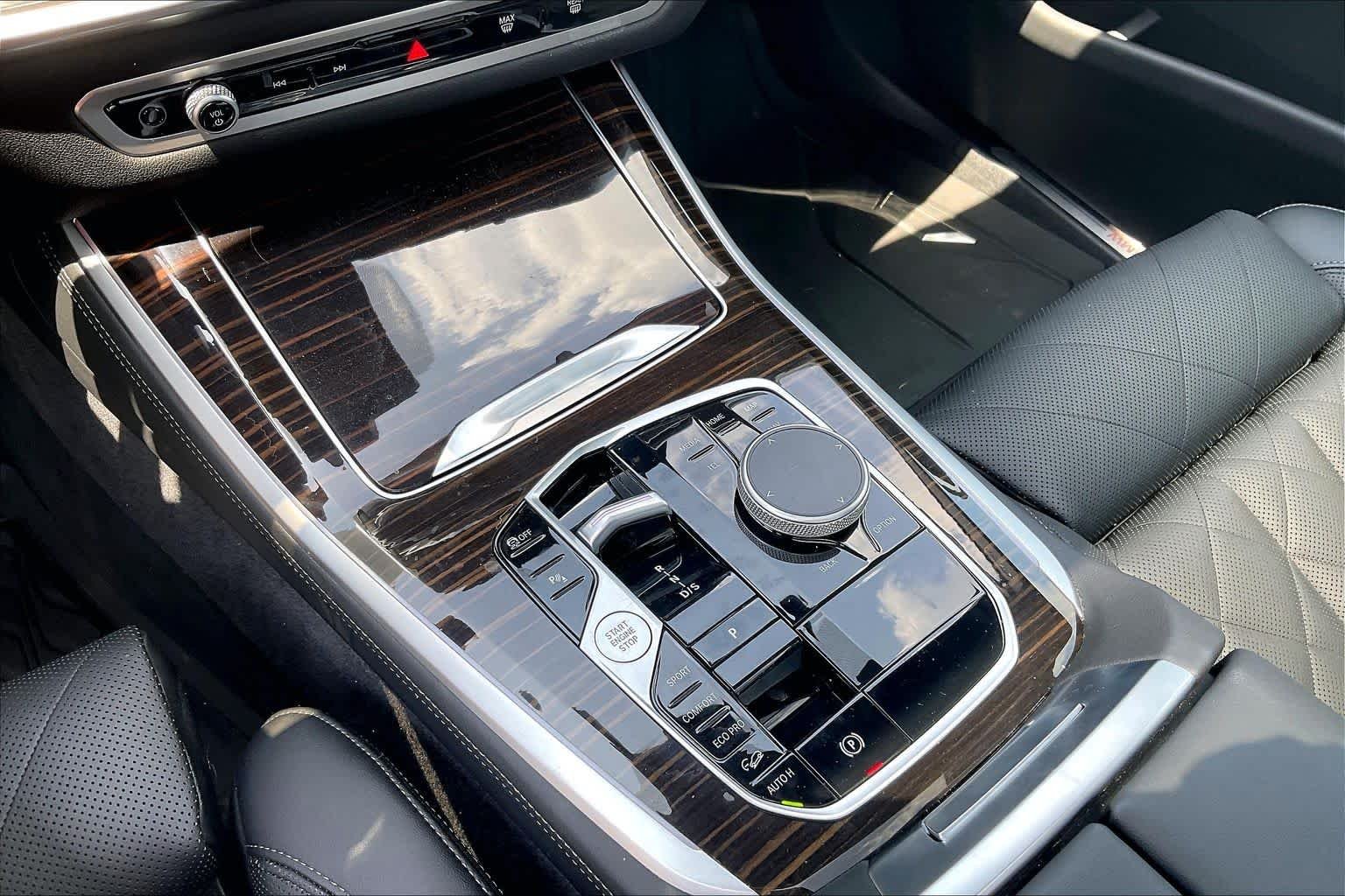 2026 BMW X5 40i - Photo 16