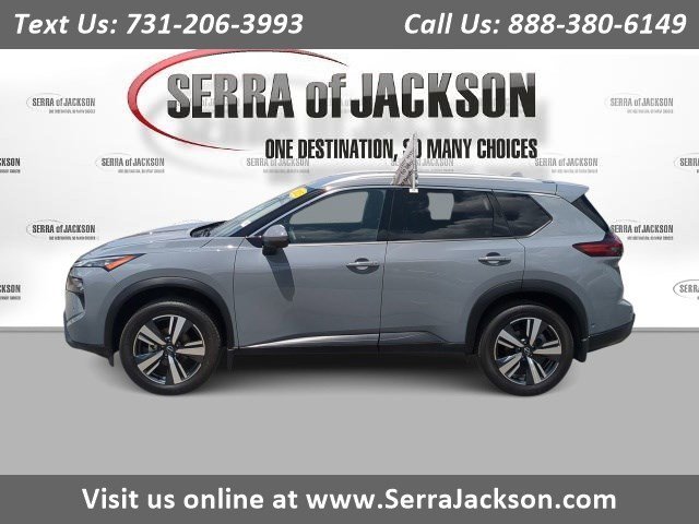 Used 2025 Boulder Gray Pearl Nissan SL image 1