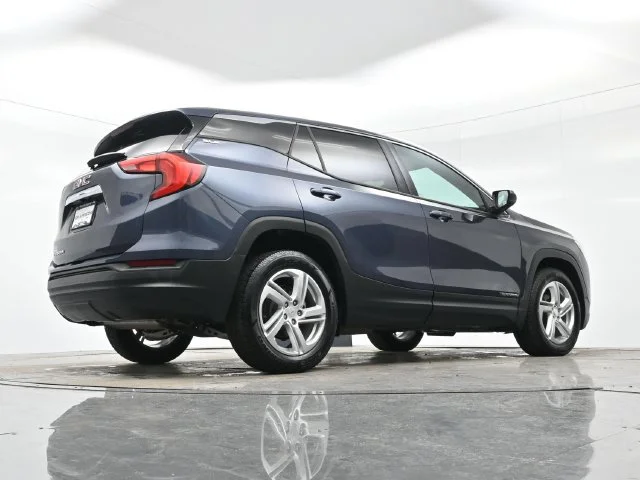 Used 2018 BLUE STEEL METALLIC GMC SLE image 29