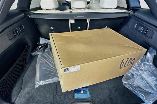 New 2026 Polar White Mercedes-Benz GLC 300 image 52