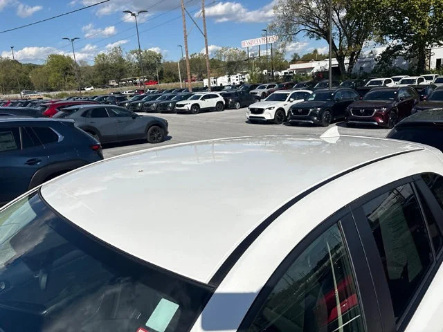 Used 2016 White Mazda Touring image 9
