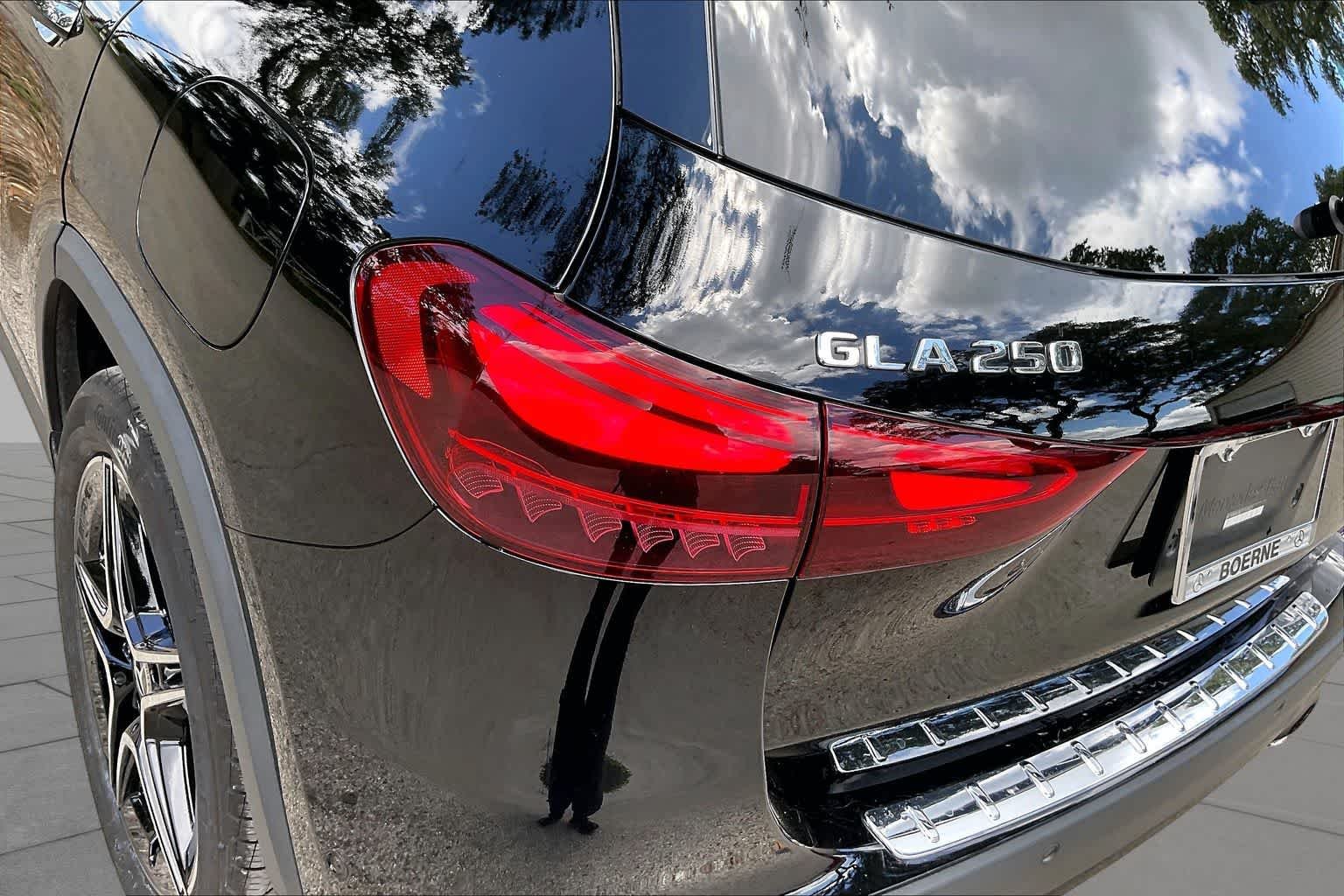 Certified Used 2026 Night Black Mercedes-Benz GLA 250 image 27