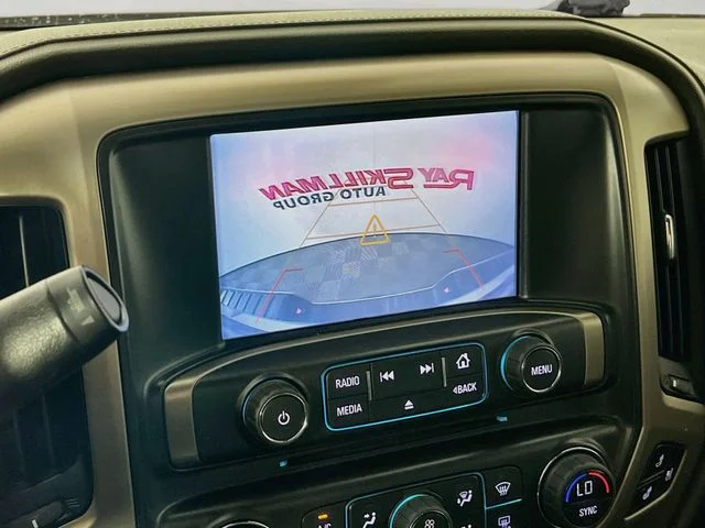 Used 2018 Silver GMC Denali image 18