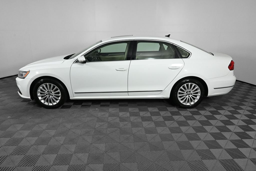 Used 2016 White Volkswagen 1.8T SE image 3