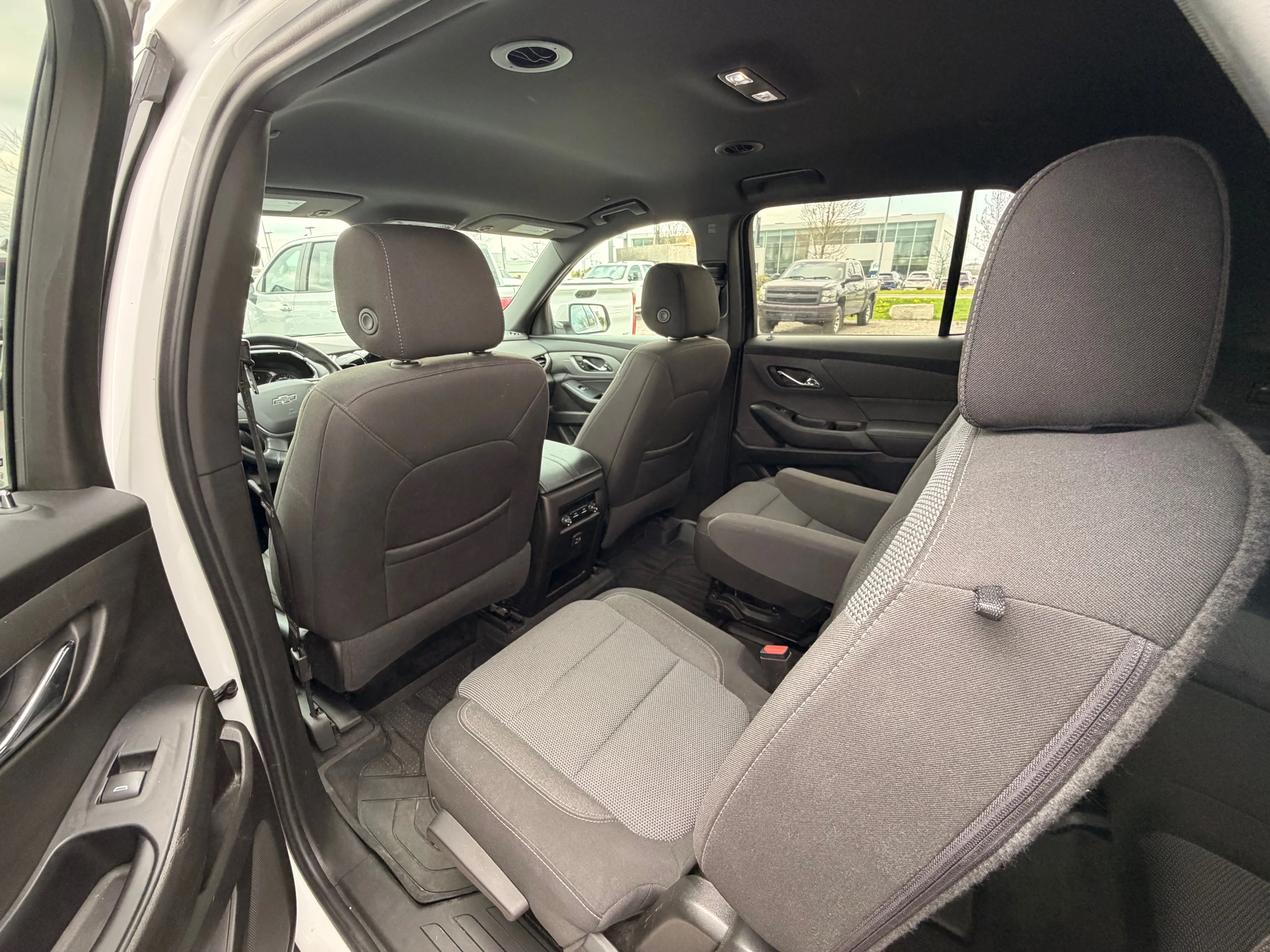 Used 2023  Chevrolet LT Cloth image 7