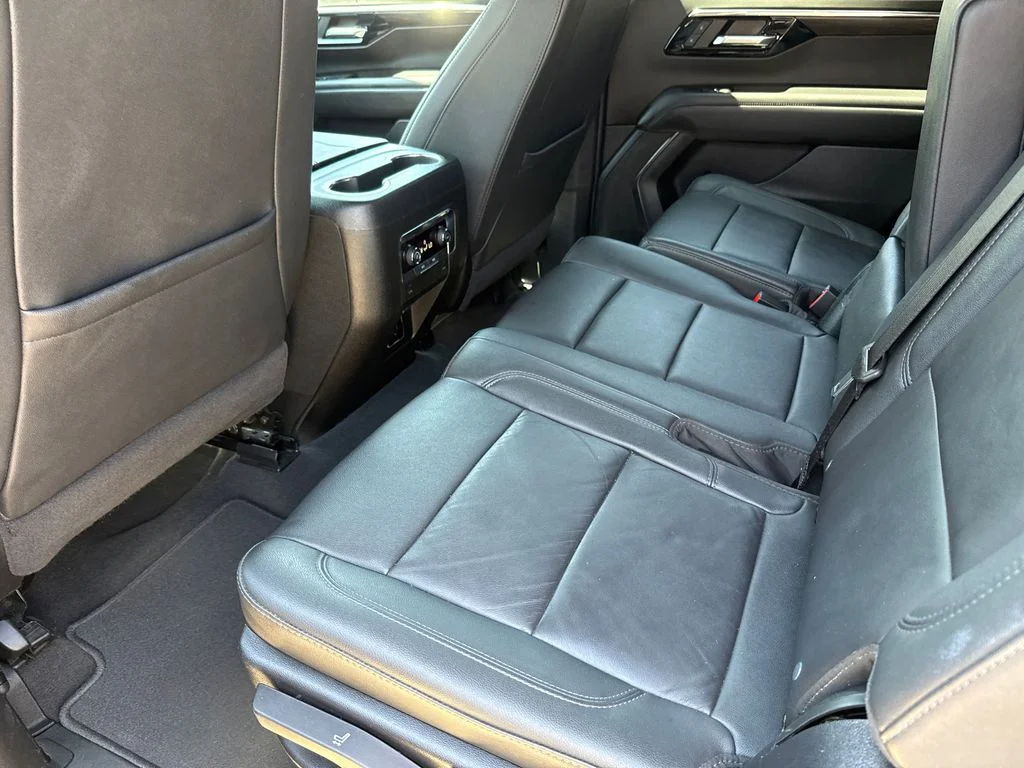 Used 2025 Black Chevrolet LT image 17