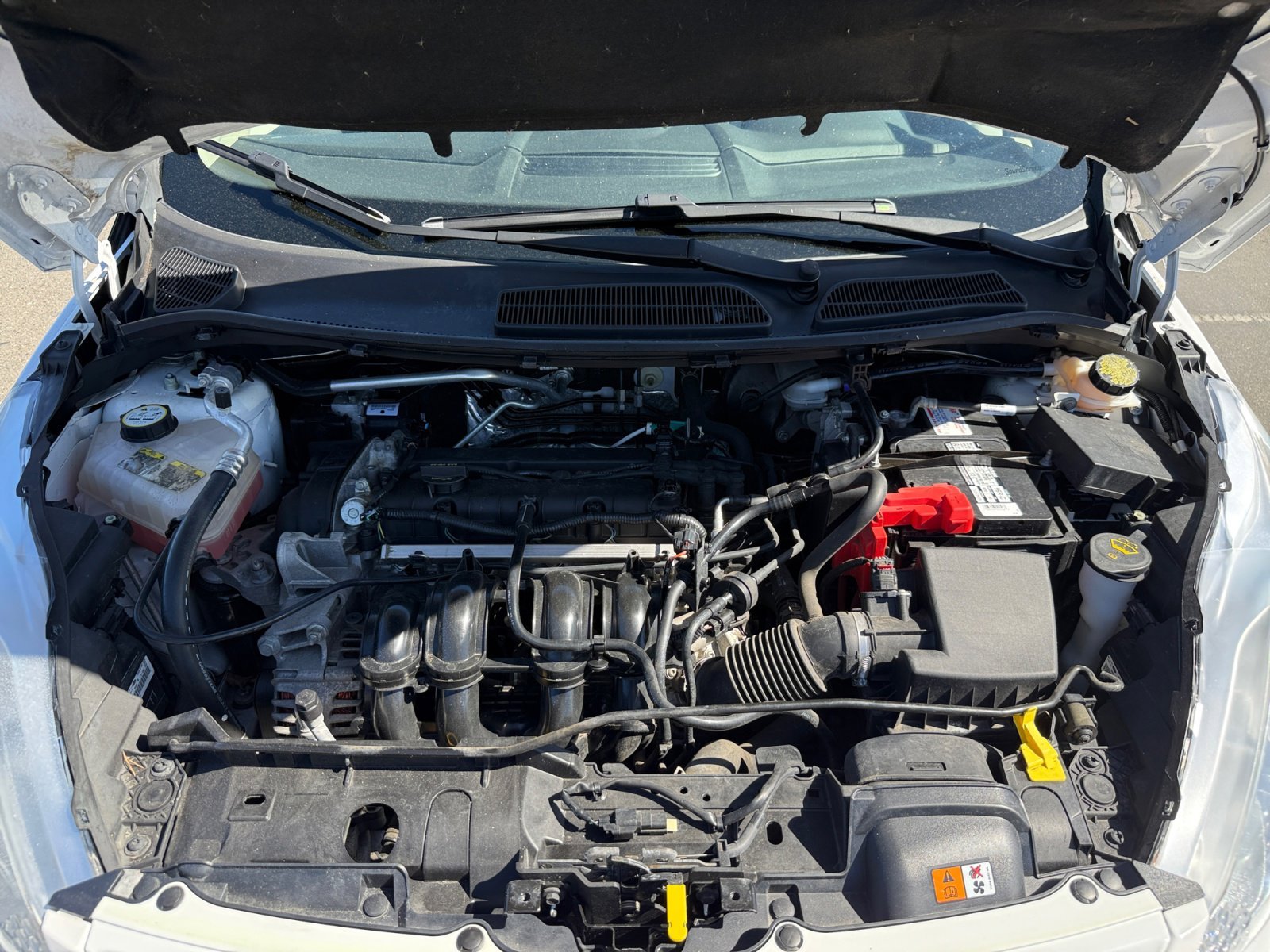 Used 2013 Oxford White Ford SE image 20