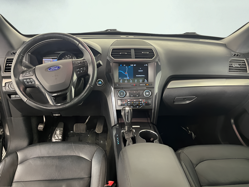 Used 2018 Magnetic Metallic Ford XLT image 18