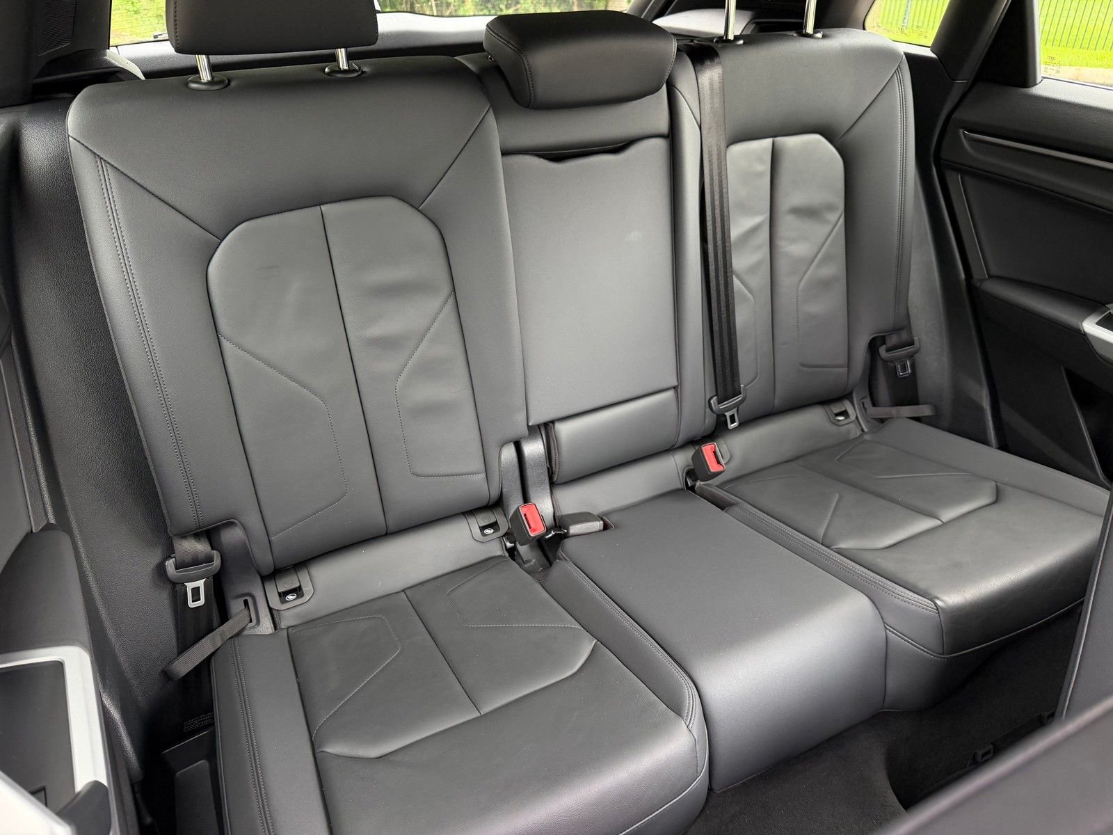 Used 2022 Blue Audi  image 21