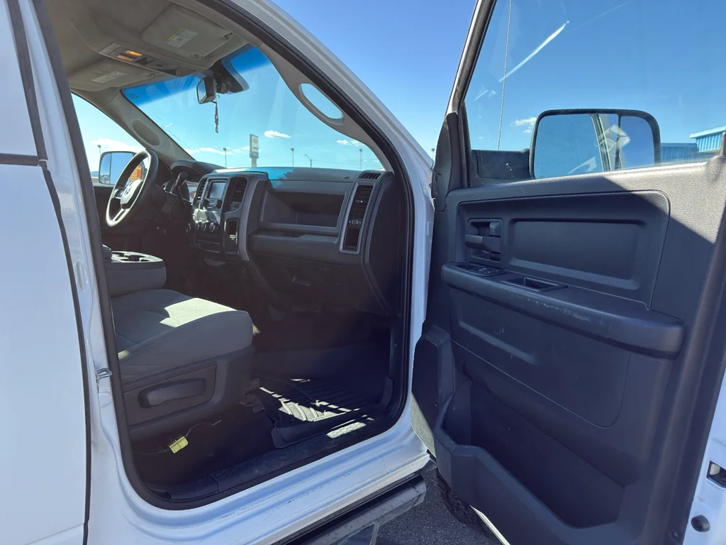 Used 2015 Bright White Clearcoat Ram Tradesman image 17