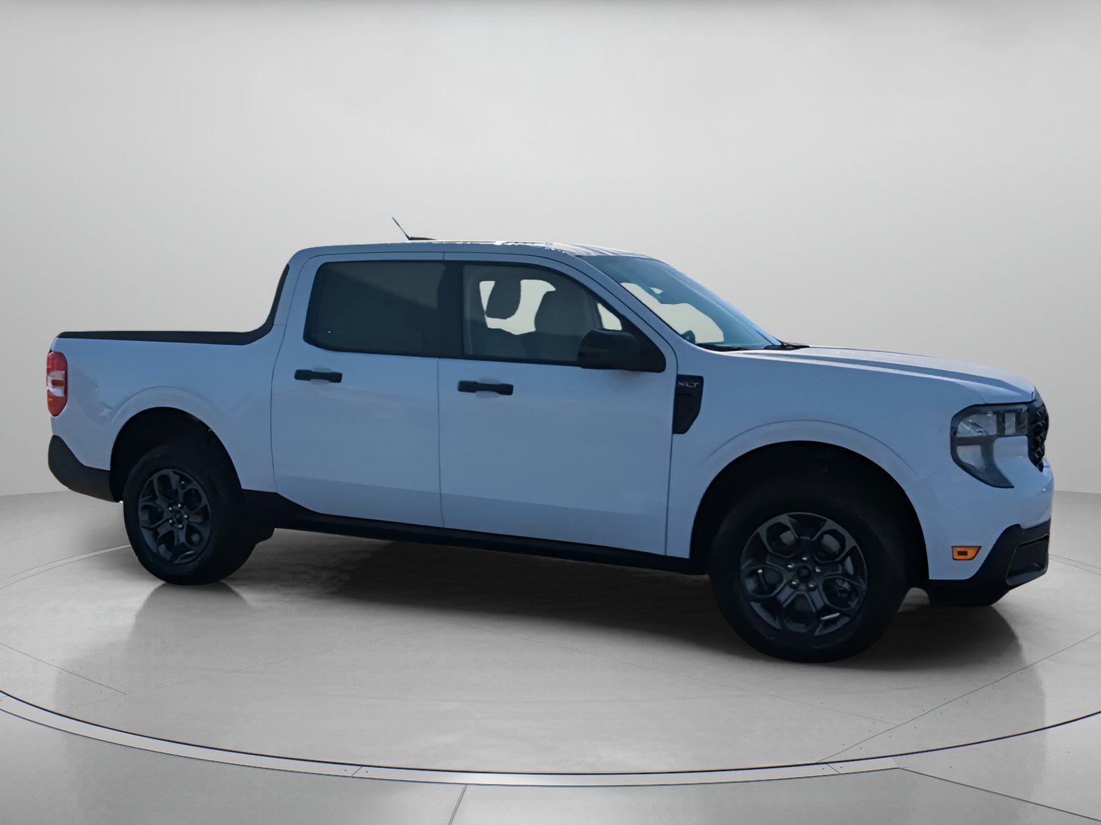 New 2026 Oxford White Ford XLT image 30