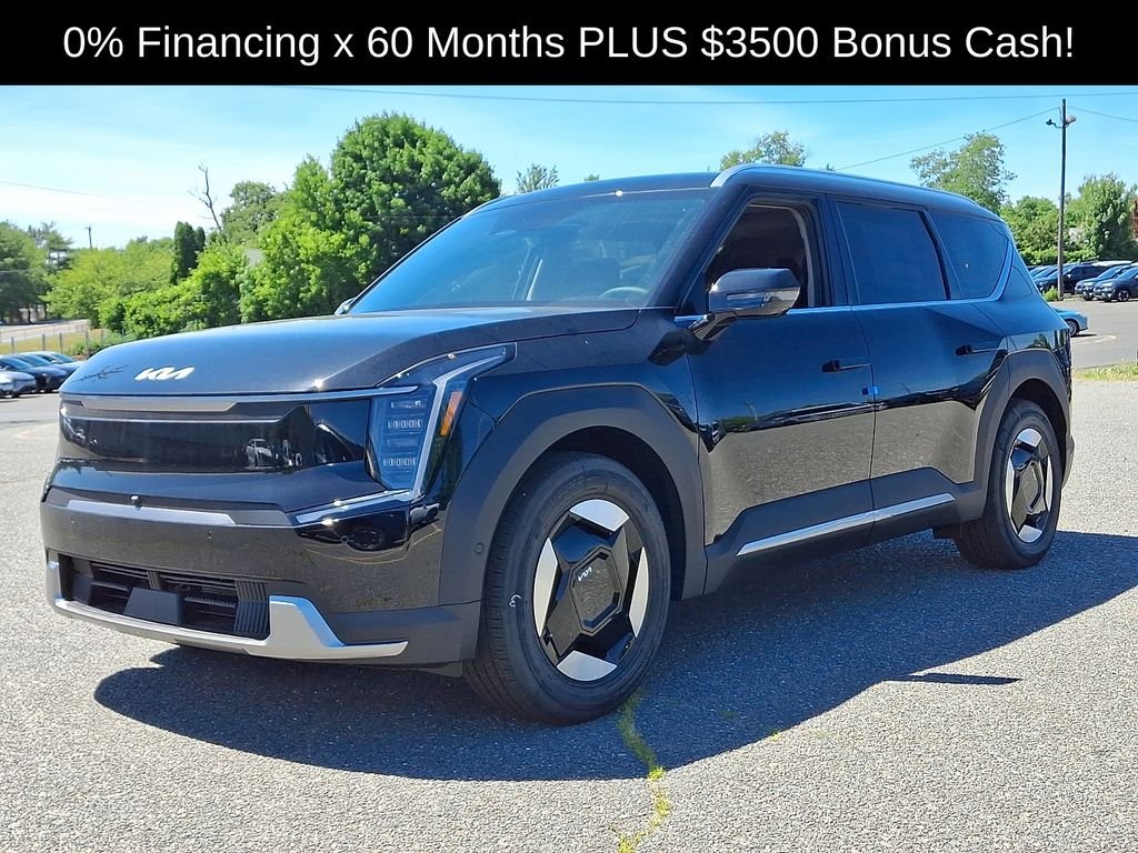 New 2026 Ebony Black Kia Wind AWD image 2