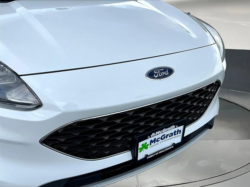 Certified Used 2022 White Ford SE image 33