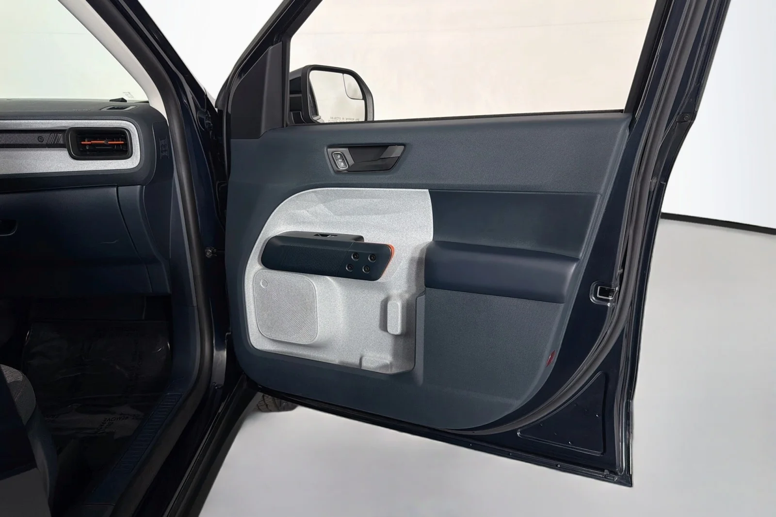 Used 2023 ALTO BLUE METALLIC Ford XLT image 22