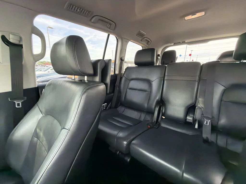 Used 2016 Black Toyota Base image 12
