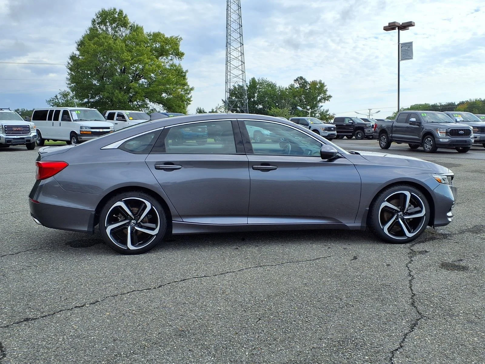 Used 2019 Modern Steel Metallic Honda Sport 1.5T image 11