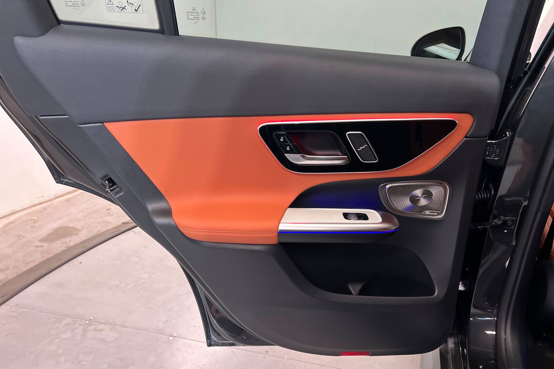 New 2027 Graphite Grey Metallic Mercedes-Benz GLC 300 image 19