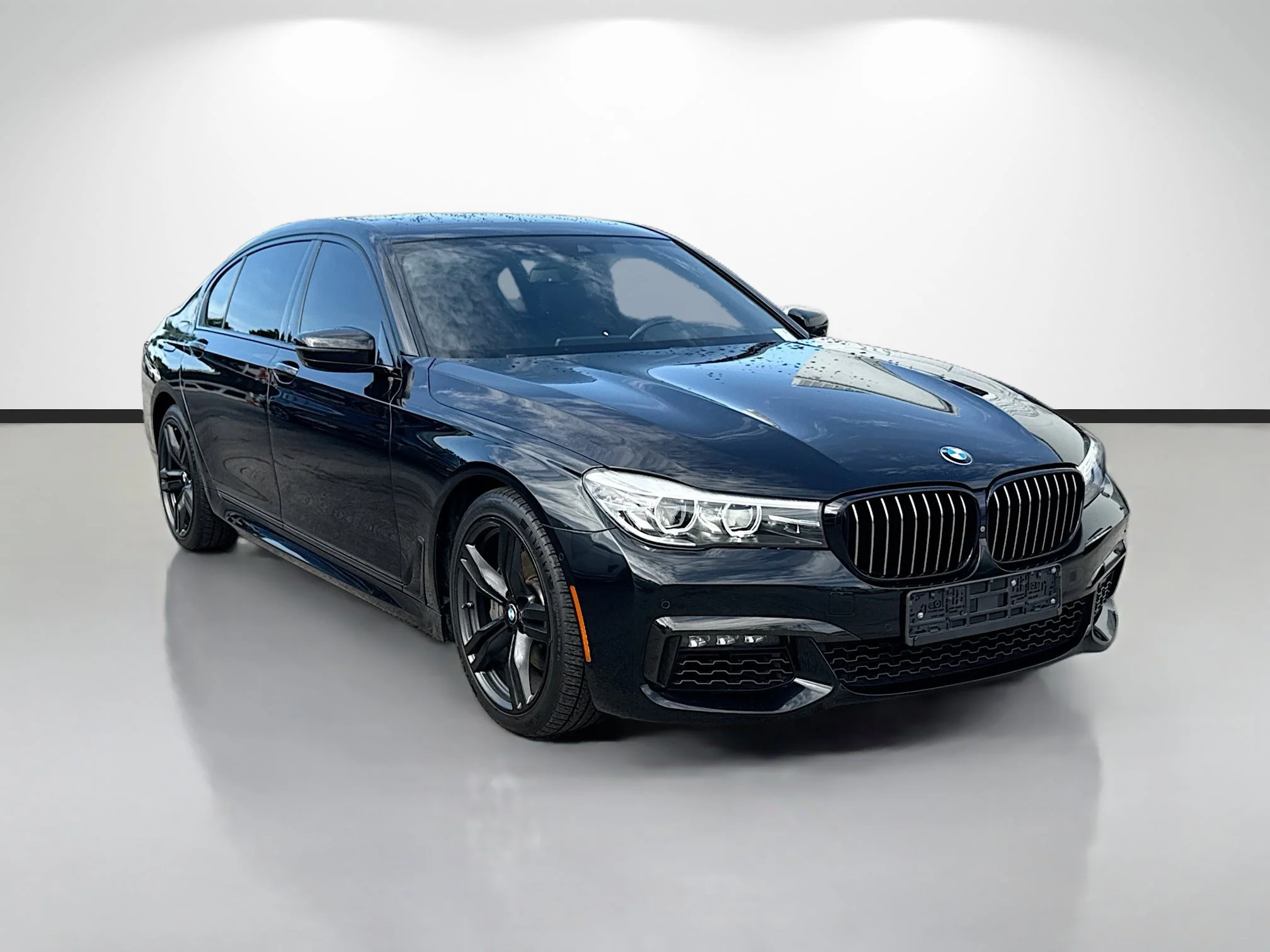 Used 2019 Black Sapphire Metallic BMW 740i image 1