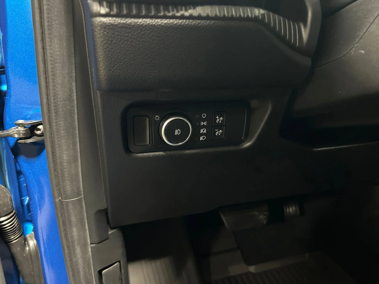 New 2026 Velocity Blue Metallic Ford Lariat image 16