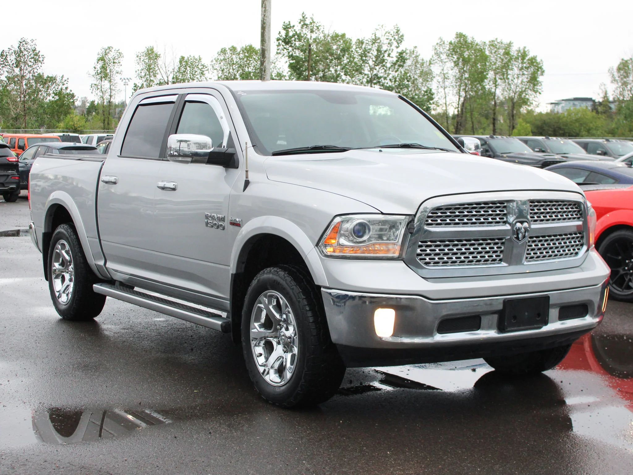 Used 2018 Silver RAM Laramie * HEMI V8 | 3M PPF | Alpine | Apple CarPlay | Tonneau Cover | Sunroof | Heated Seats image 6
